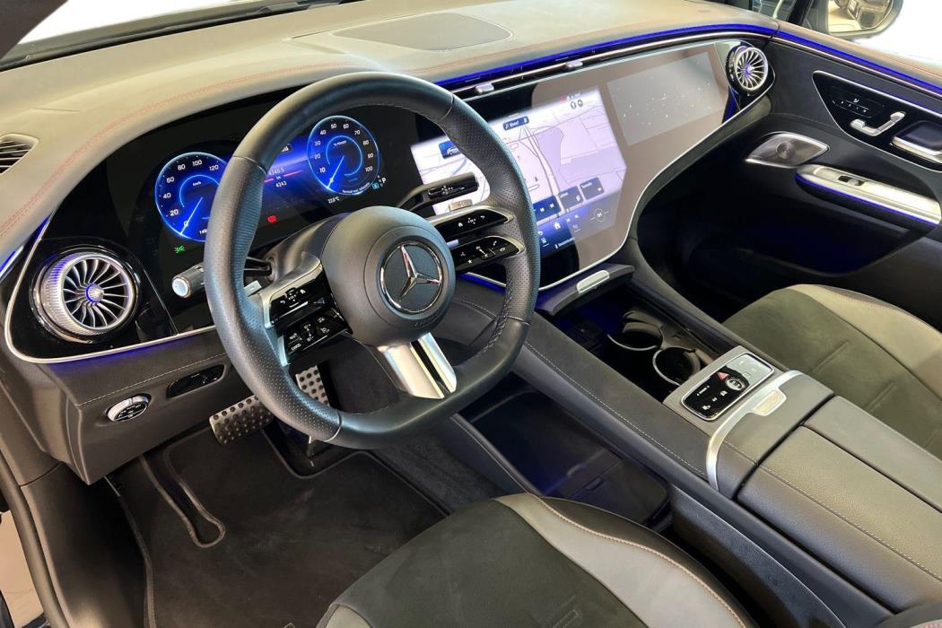 Mercedes-Benz EQE SUV 2025
