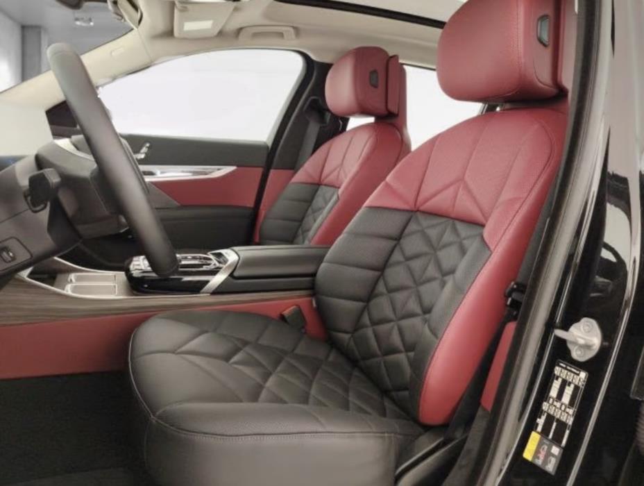 BMW i7 2025