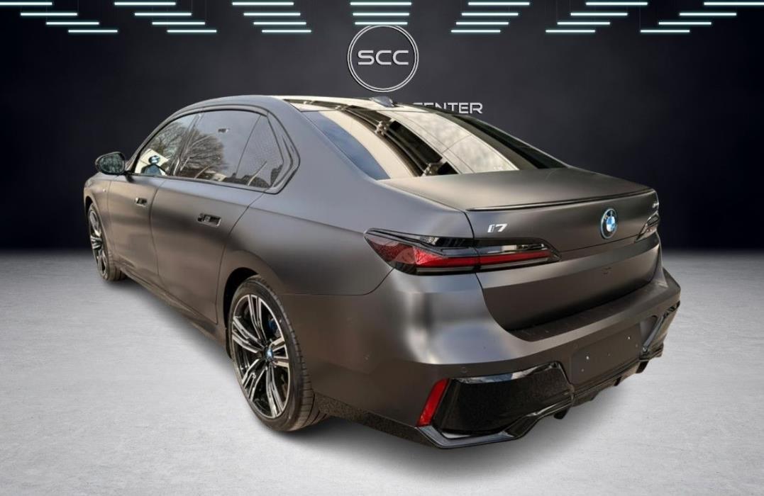 BMW i7 2025