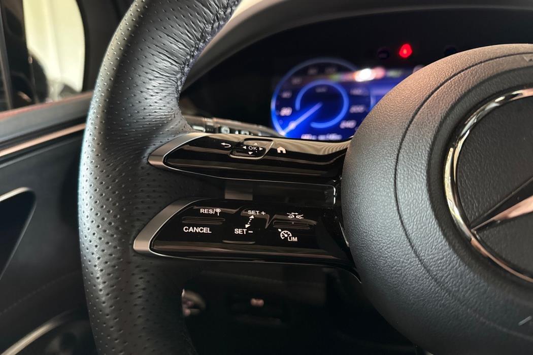 Mercedes-Benz EQE SUV 2025