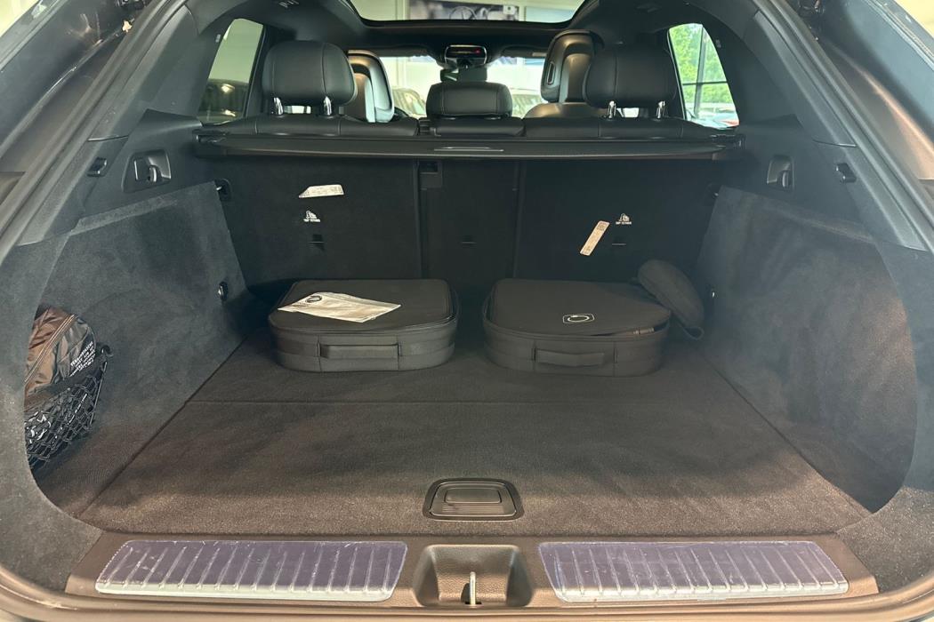 Mercedes-Benz EQE SUV 2025