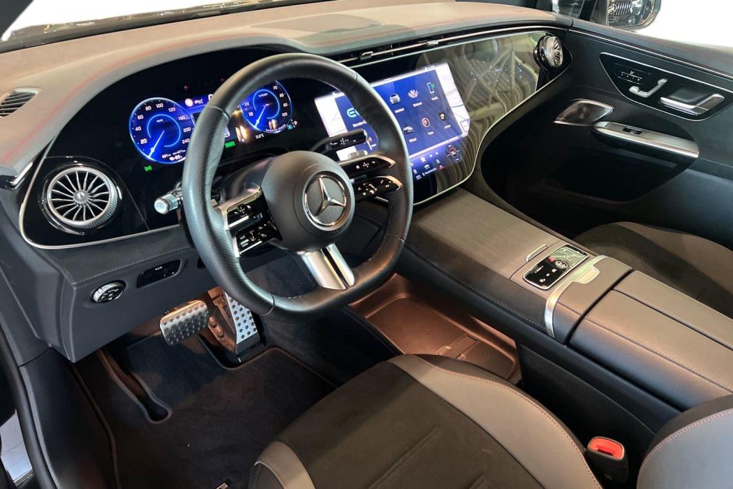 Mercedes-Benz EQE SUV 2025