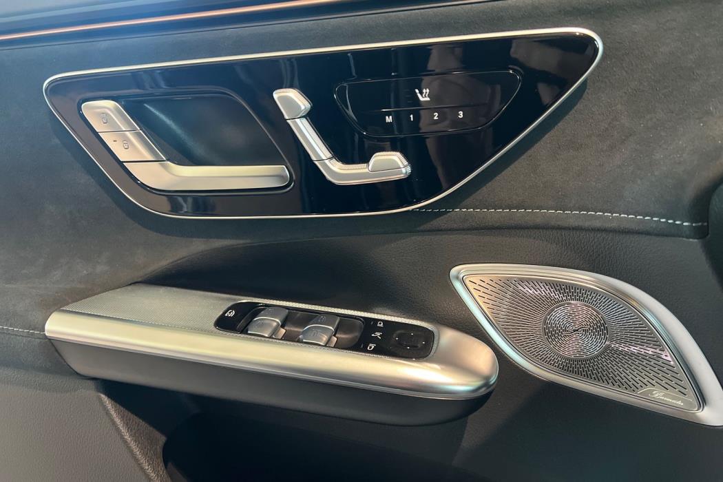 Mercedes-Benz EQE SUV 2025