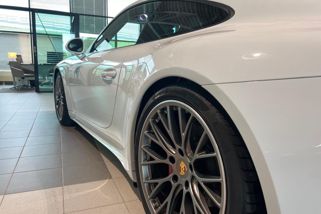 Porsche 911 2016