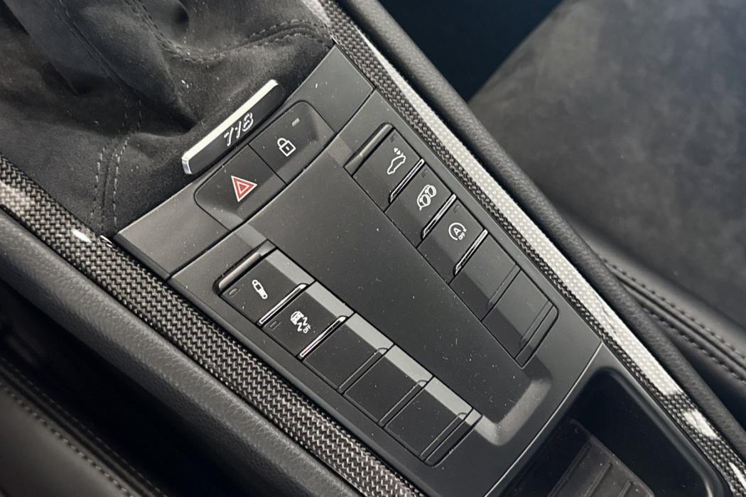 Porsche Cayman 2020