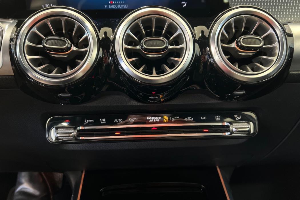 Mercedes-Benz EQB 2023