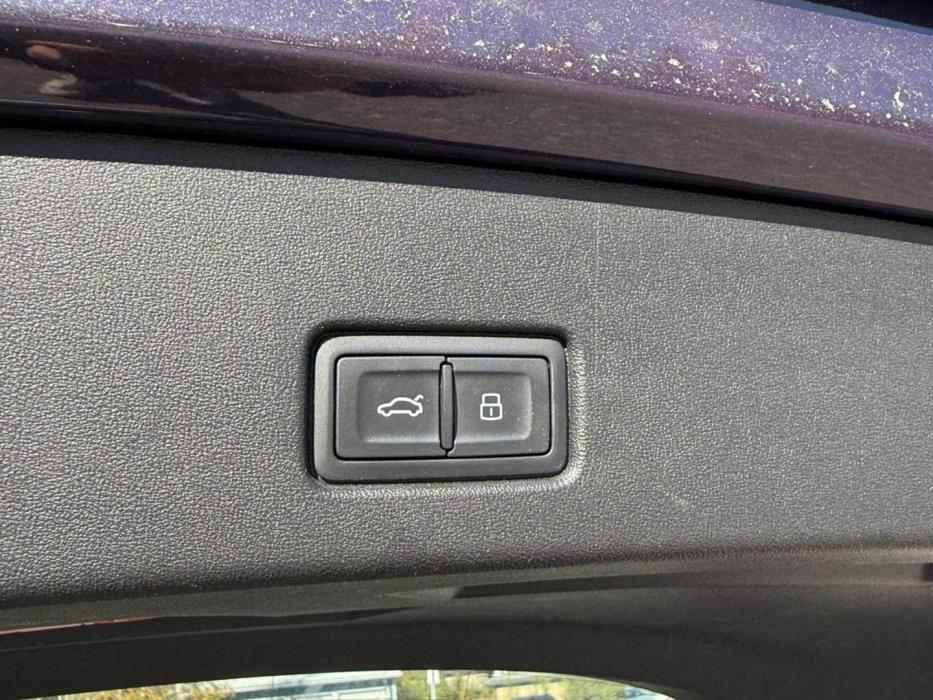 AUDI Q4 e-tron 2022