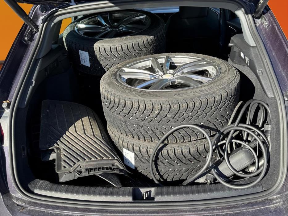 AUDI Q4 e-tron 2022