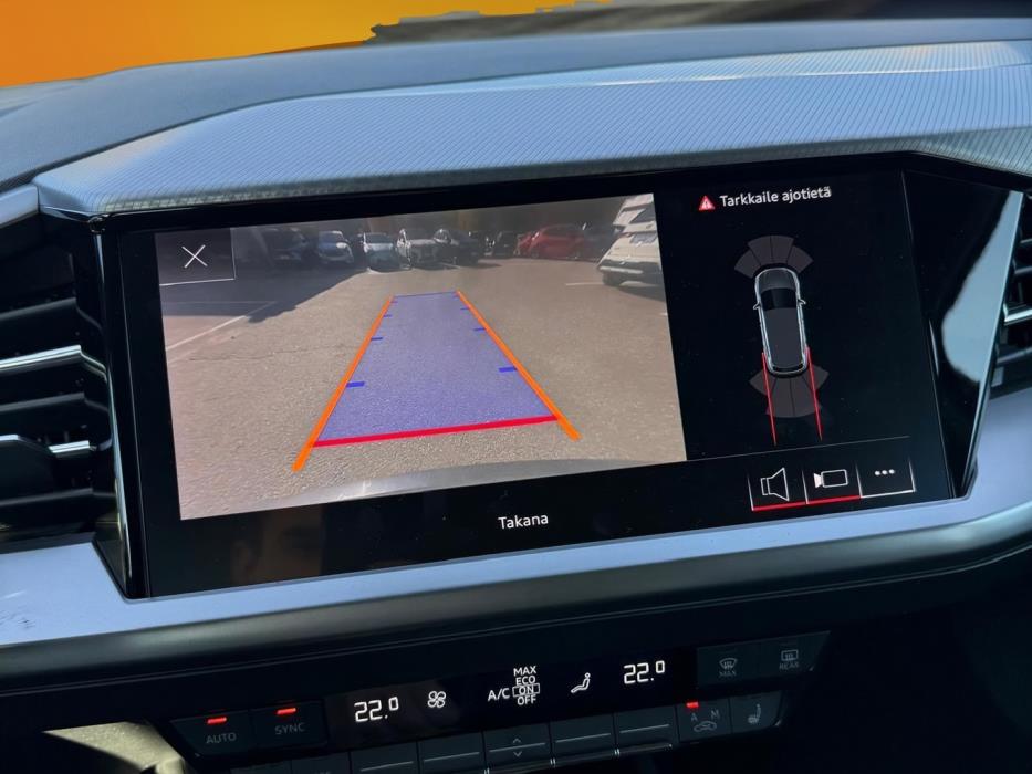 AUDI Q4 e-tron 2022
