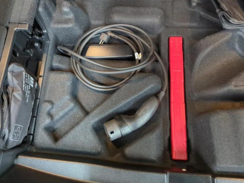 MERCEDES-BENZ EQC 2022