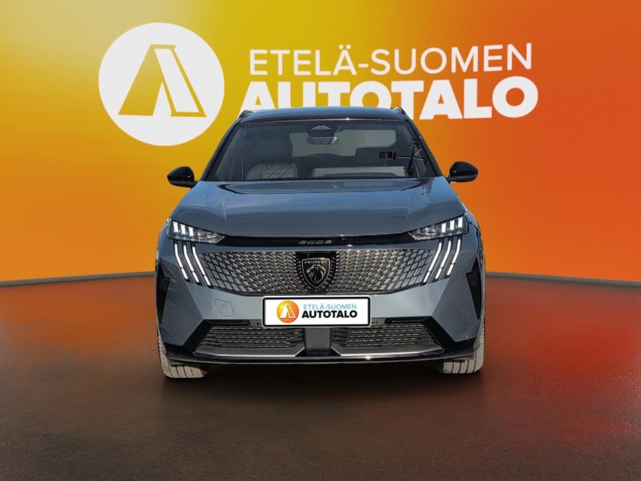 PEUGEOT E-5008 2024