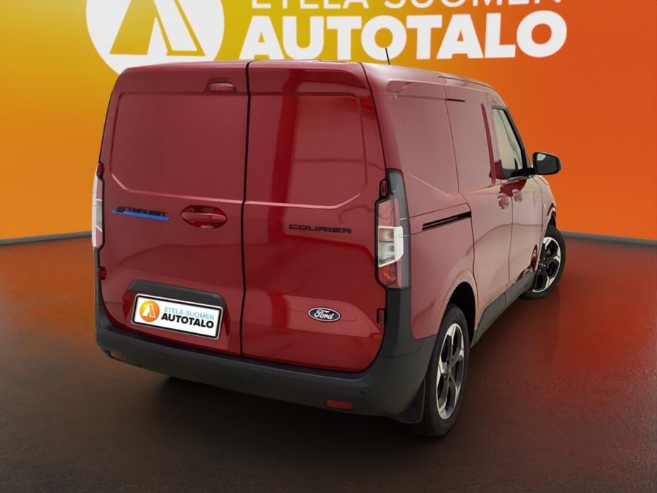 FORD TRANSIT COURIER 2025