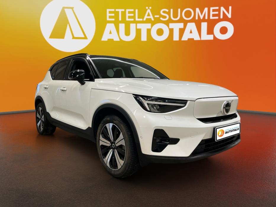 VOLVO XC40 2024