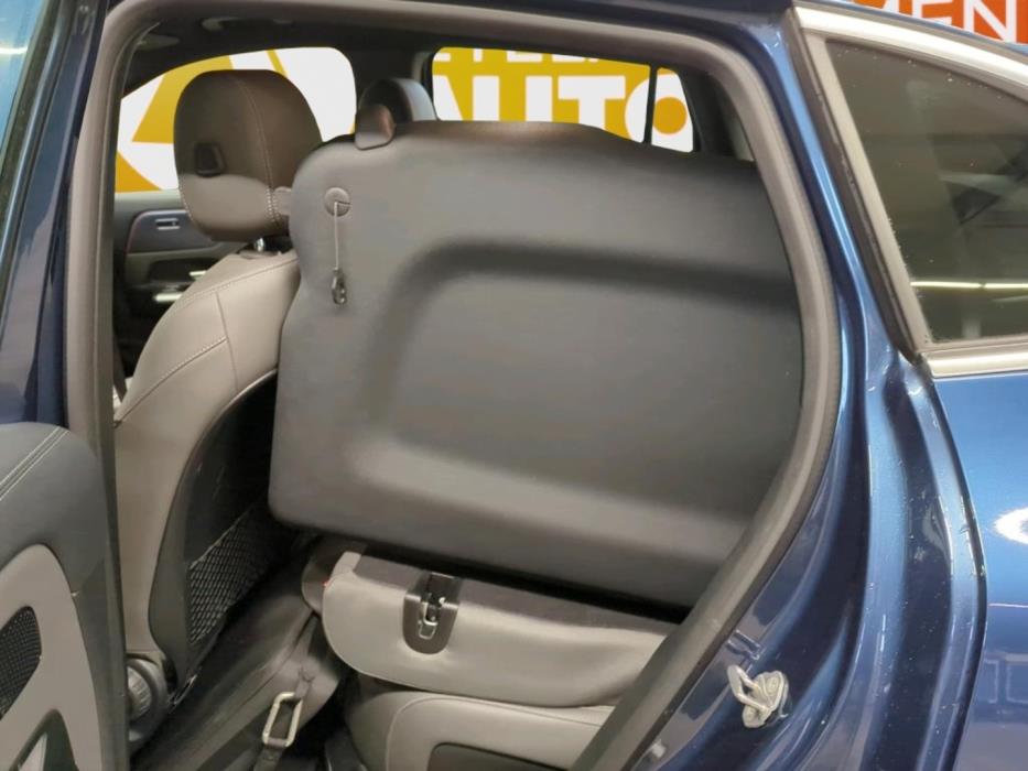 MERCEDES-BENZ EQA 2023