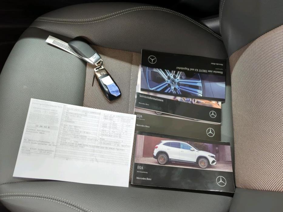 MERCEDES-BENZ EQA 2023