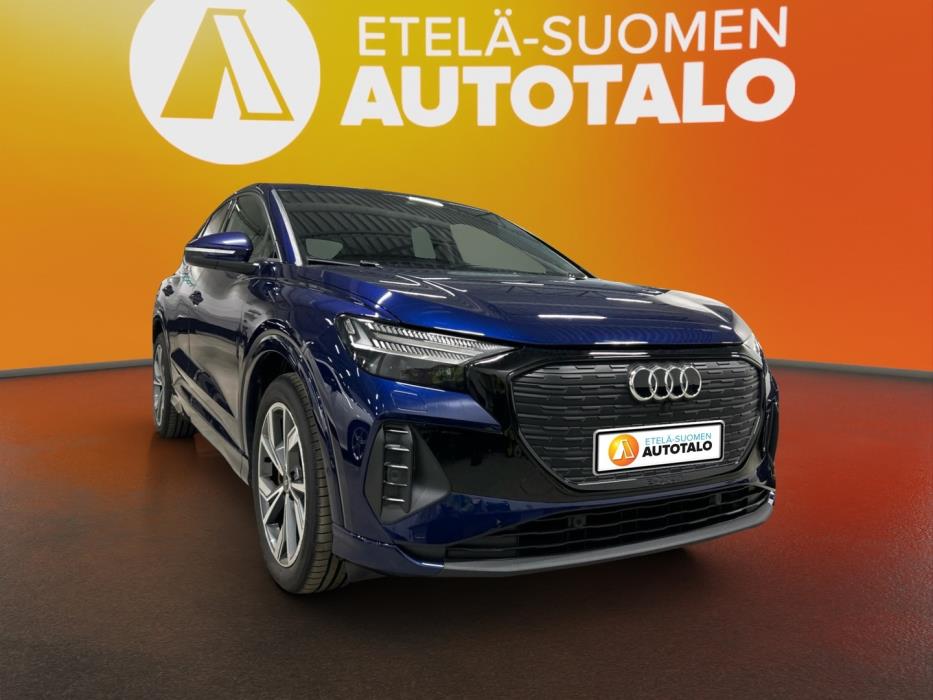 AUDI Q4 e-tron 2022