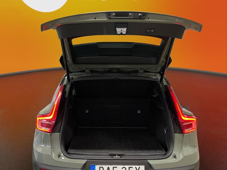 VOLVO XC40 2023