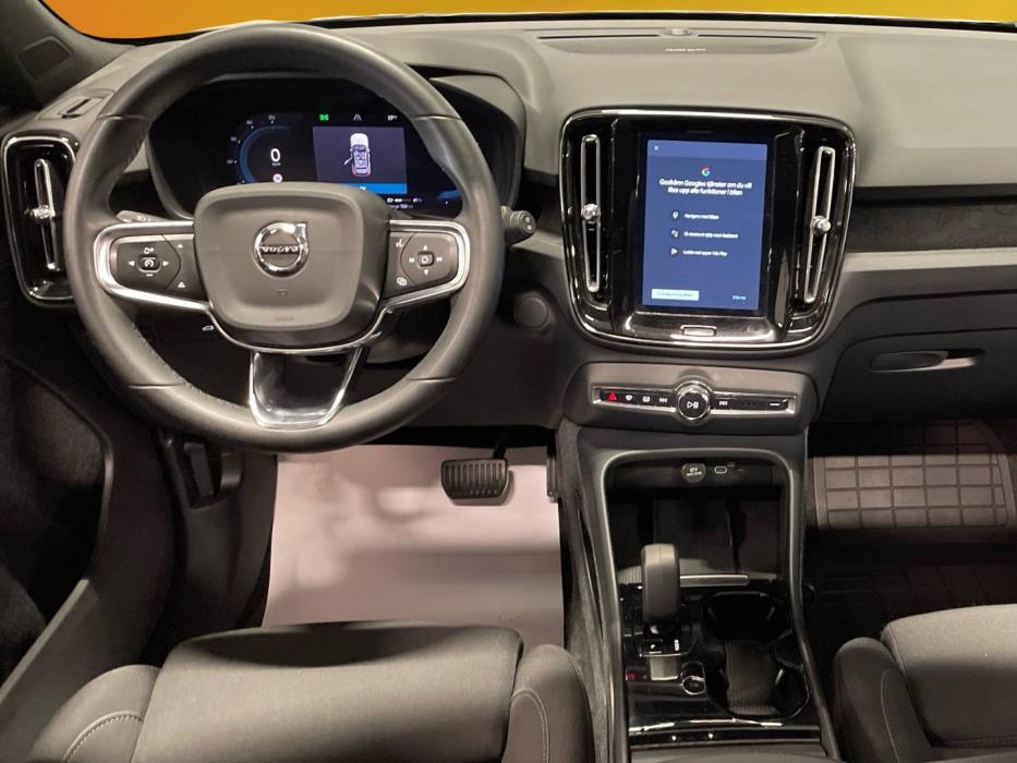 VOLVO XC40 2023