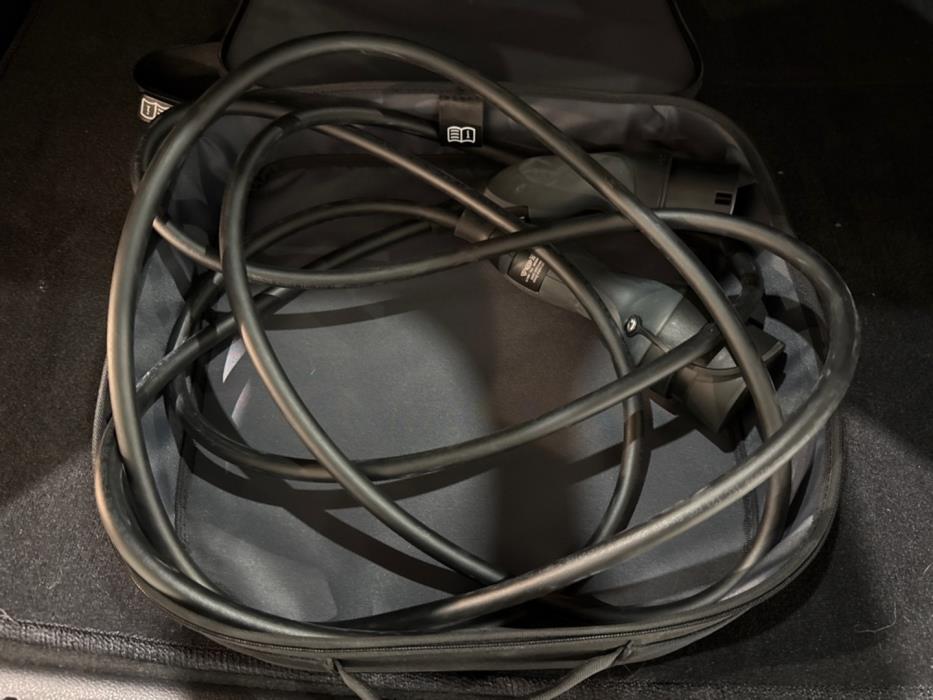 MERCEDES-BENZ EQB 2023