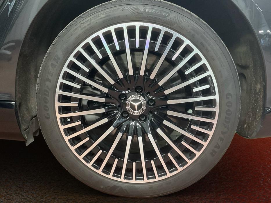 MERCEDES-BENZ EQS 2023