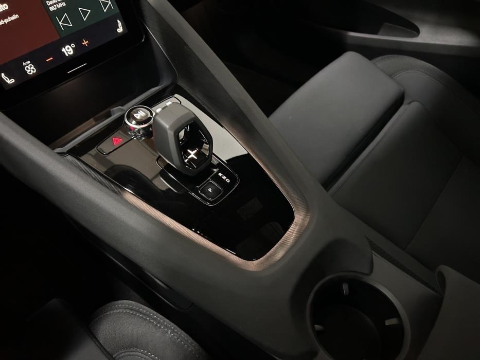 POLESTAR 2 2024