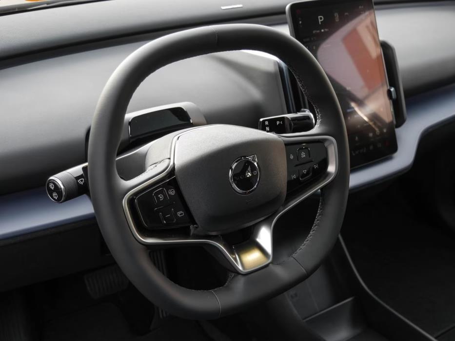 VOLVO EX30 2024