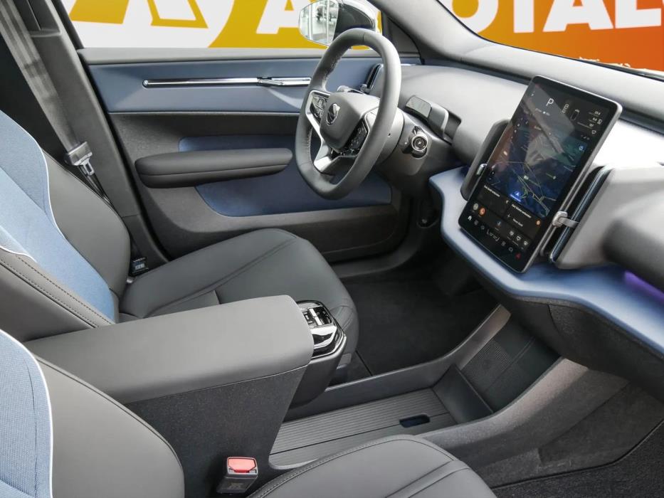 VOLVO EX30 2024