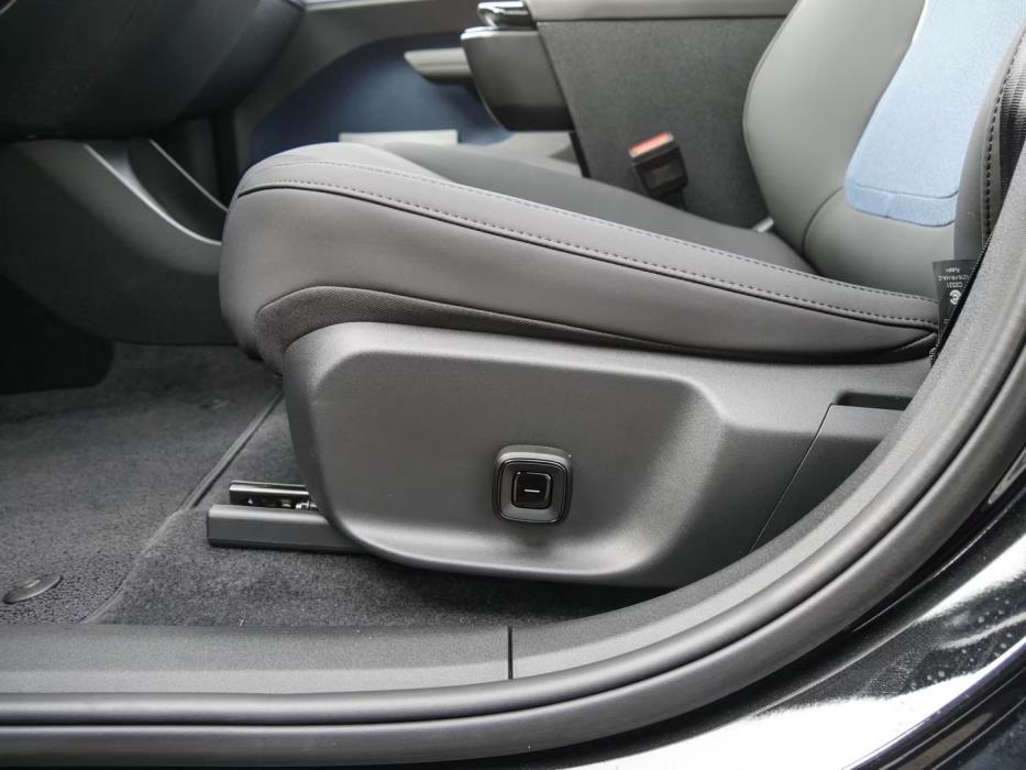 VOLVO EX30 2024