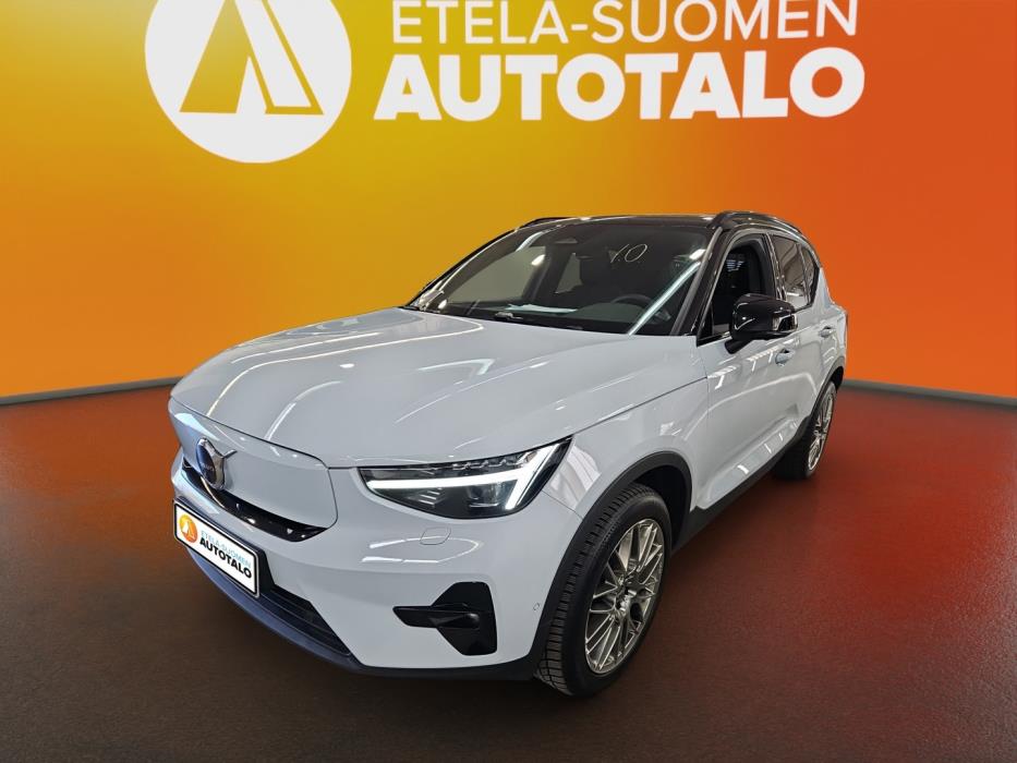 VOLVO XC40 2024