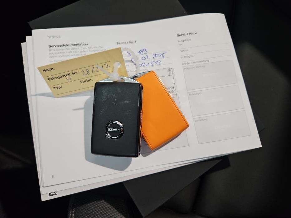 VOLVO XC40 2024