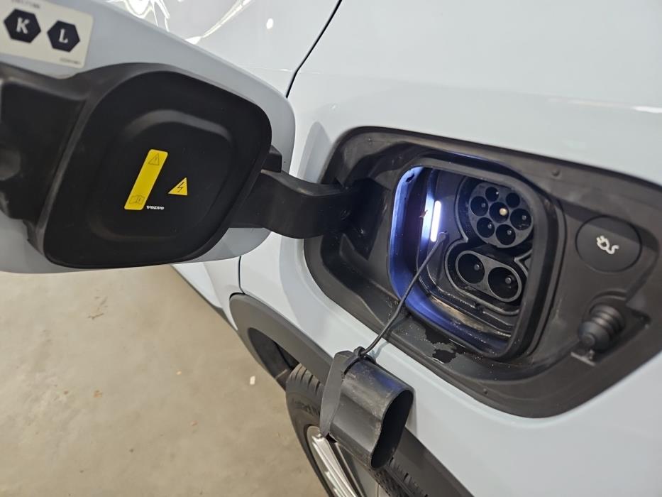 VOLVO XC40 2024