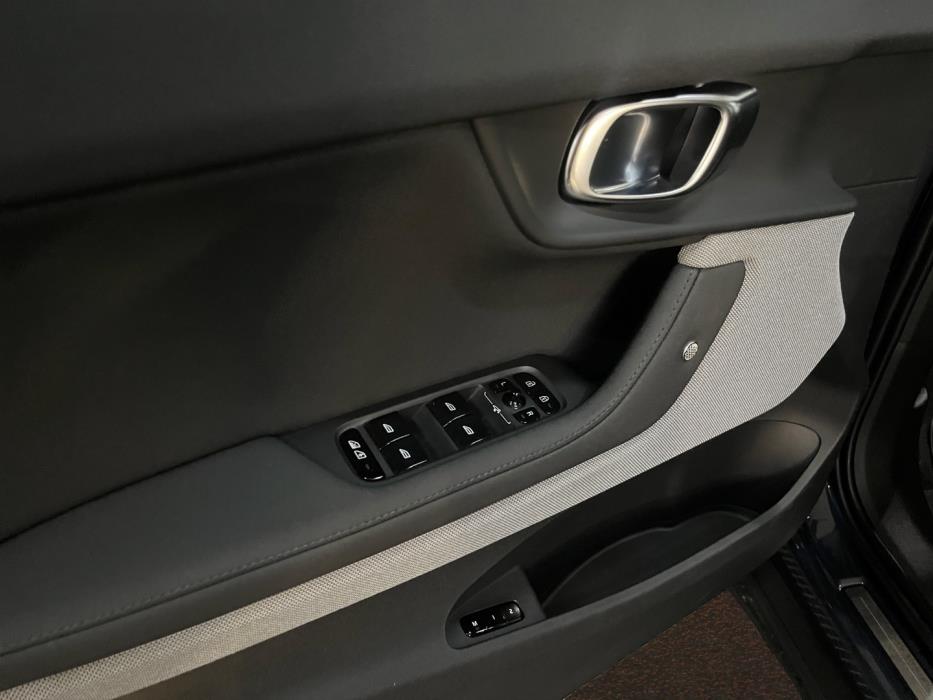 POLESTAR 2 2023