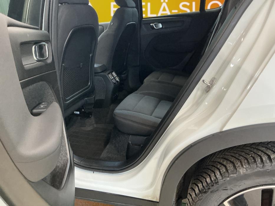 VOLVO C40 2024