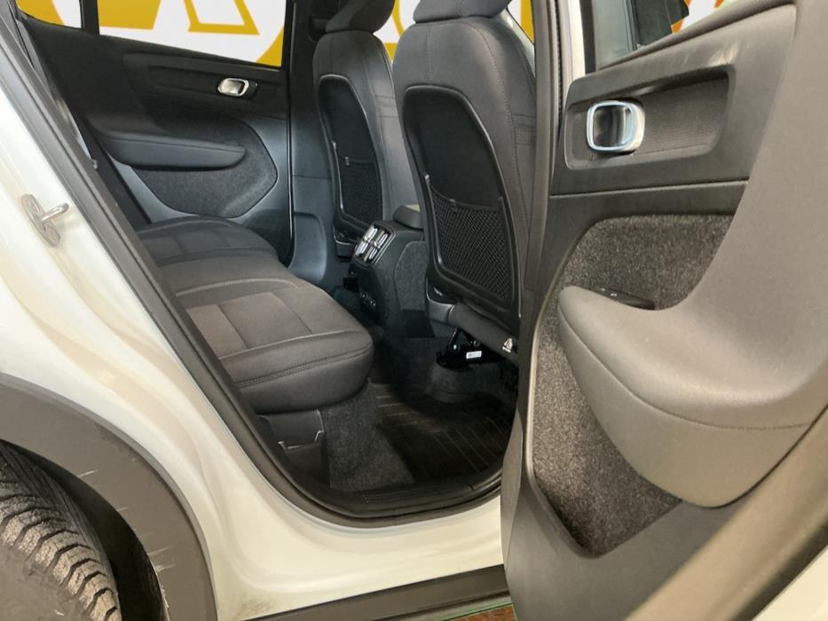 VOLVO C40 2024