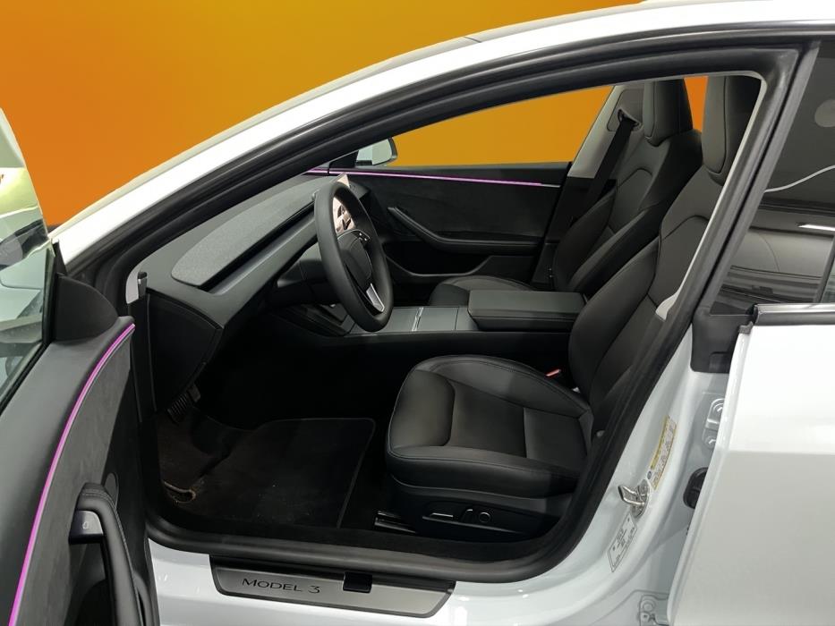 TESLA Model 3 2024