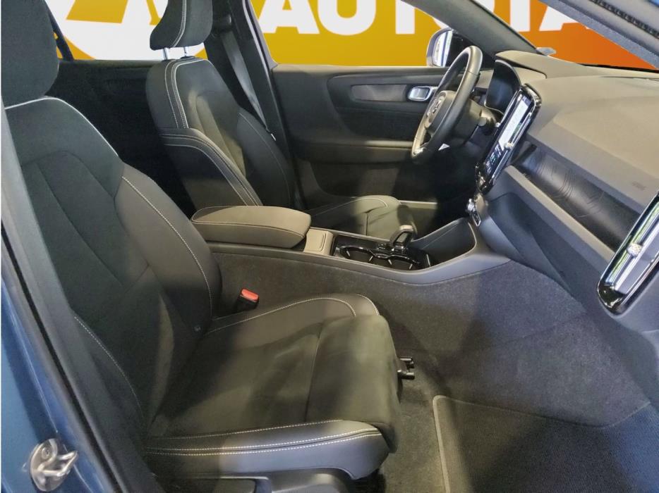 VOLVO C40 2023