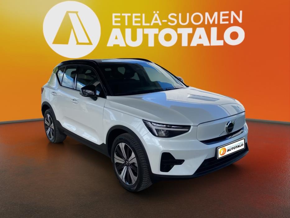 VOLVO XC40 2023