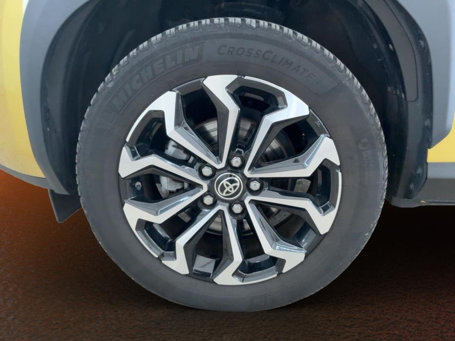 TOYOTA Yaris Cross 2022