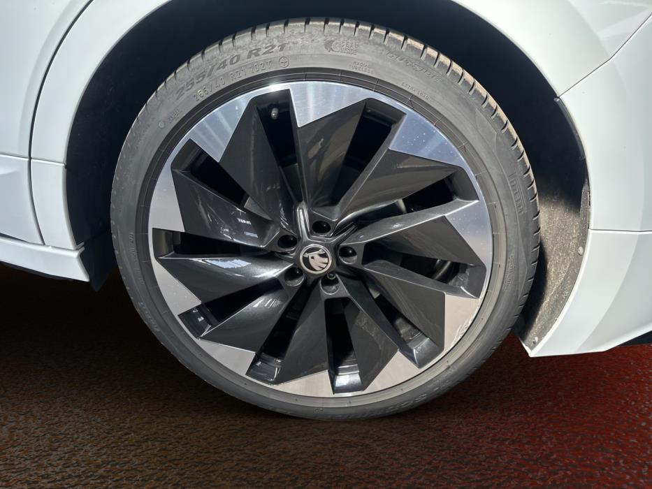 SKODA Enyaq 2023