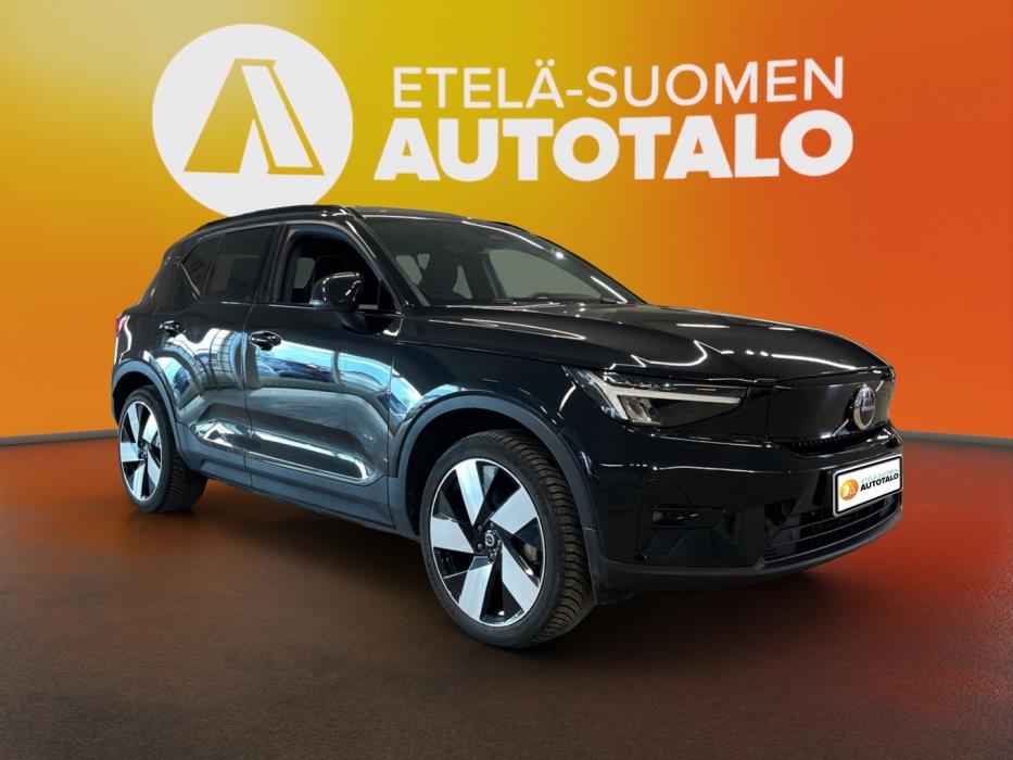 VOLVO XC40 2023