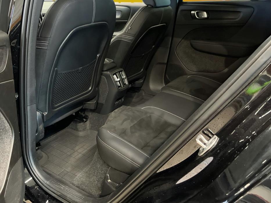 VOLVO XC40 2023