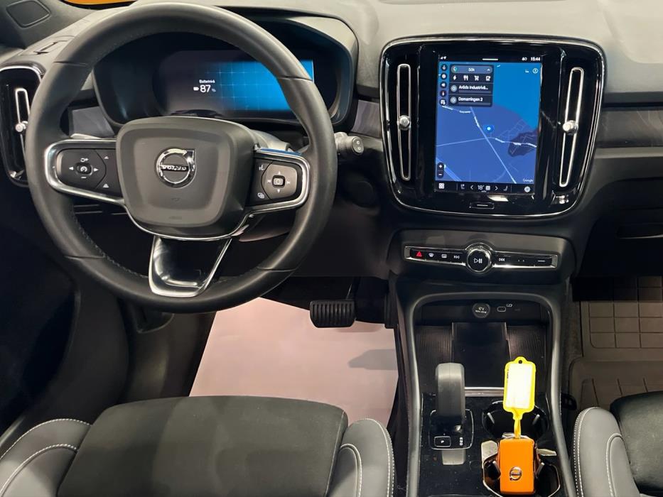 VOLVO XC40 2023