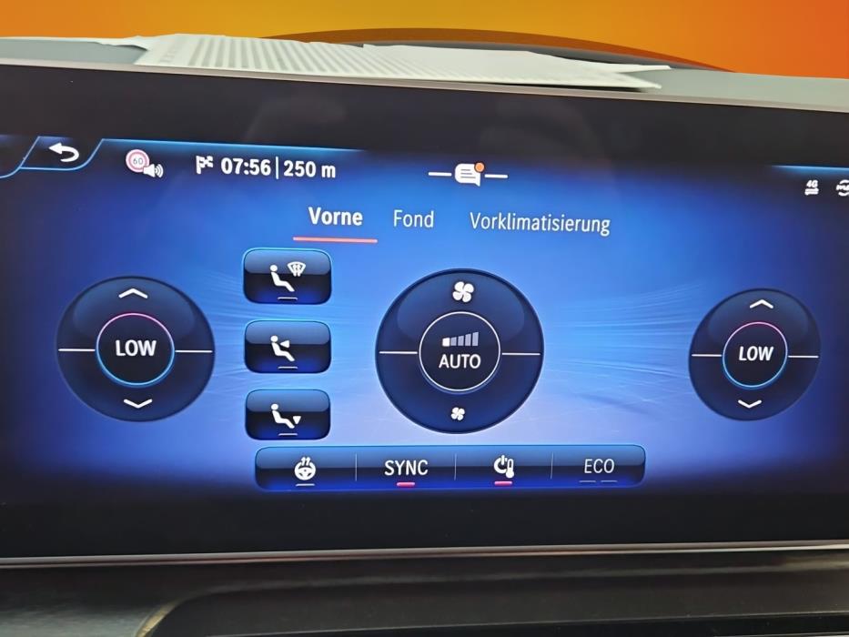 MERCEDES-BENZ EQV 2025
