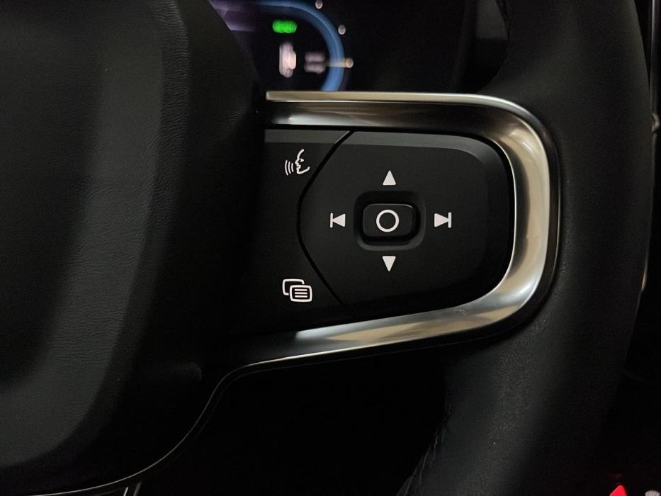 VOLVO XC40 2023