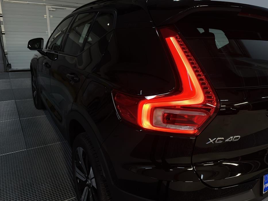 VOLVO XC40 2023