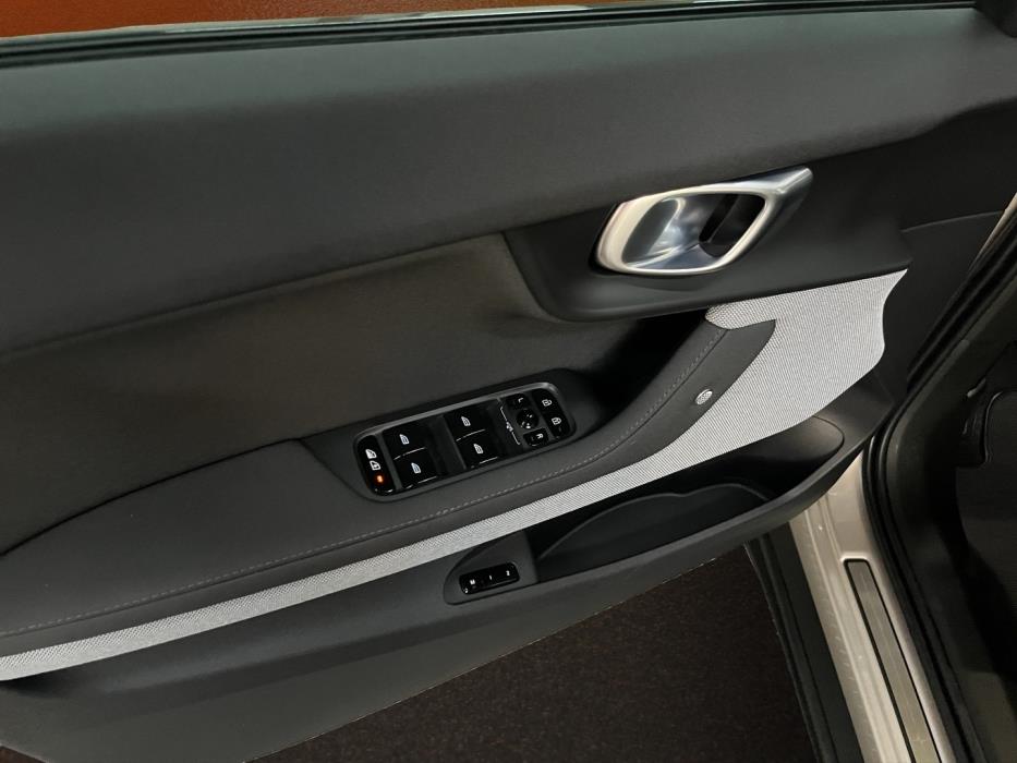 POLESTAR 2 2023