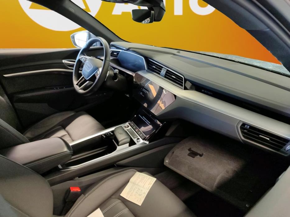 AUDI e-tron 2023