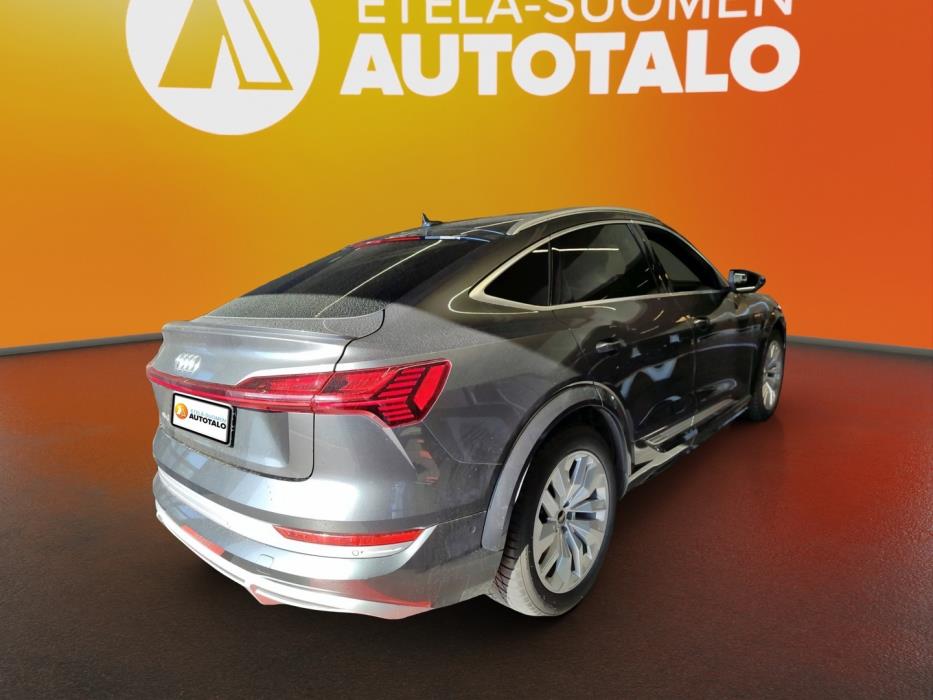 AUDI e-tron 2023