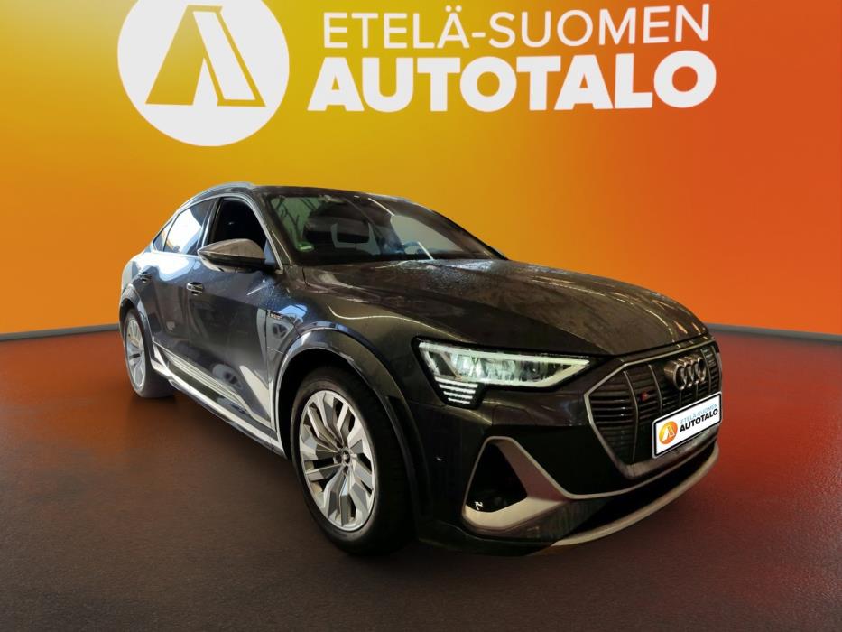 AUDI e-tron 2023
