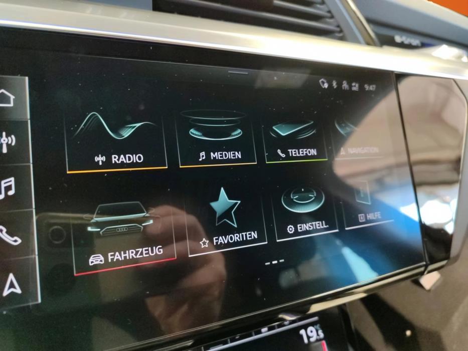 AUDI e-tron 2023